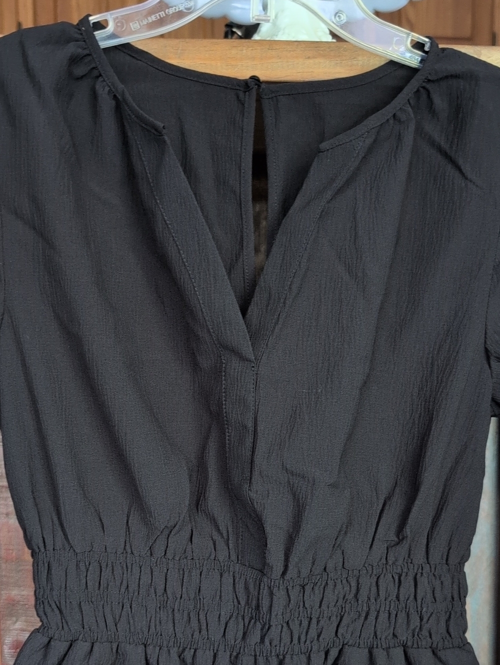 NWT Cupshe Black Crepe Short Sleeve V-Neck Romper w/ Pockets - Women's Medium - Picture 2 of 9